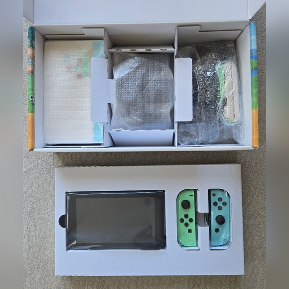 Nintendo Switch - Animal Crossing Limited Edition Handheld Game Console - Picture 4 of 12